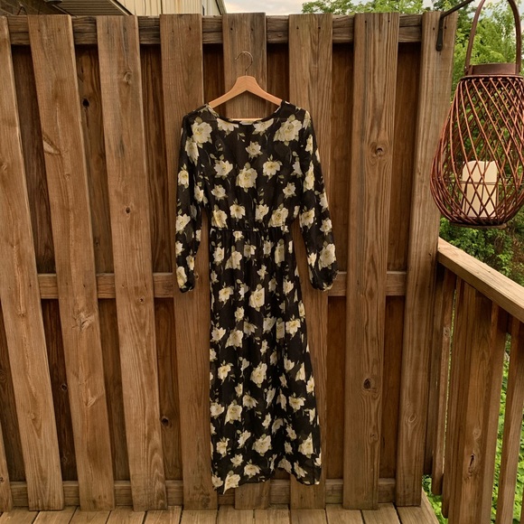 Forever 21 Sheer Floral Maxi - Picture 4 of 9